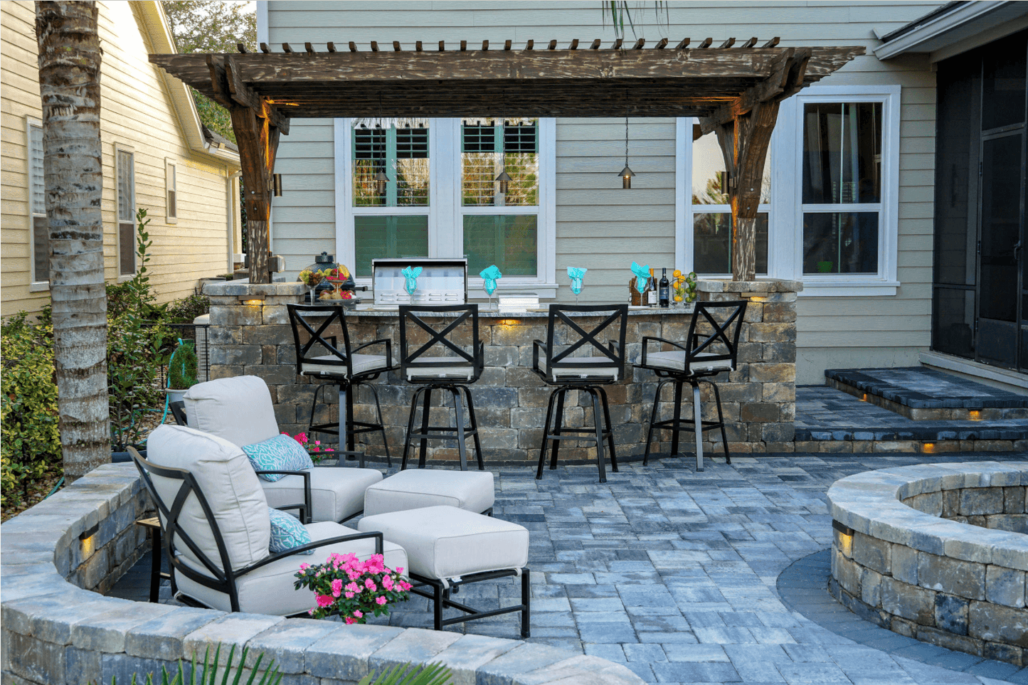 La Jolla Club Chair in Canvas Flax w/ Self Welt