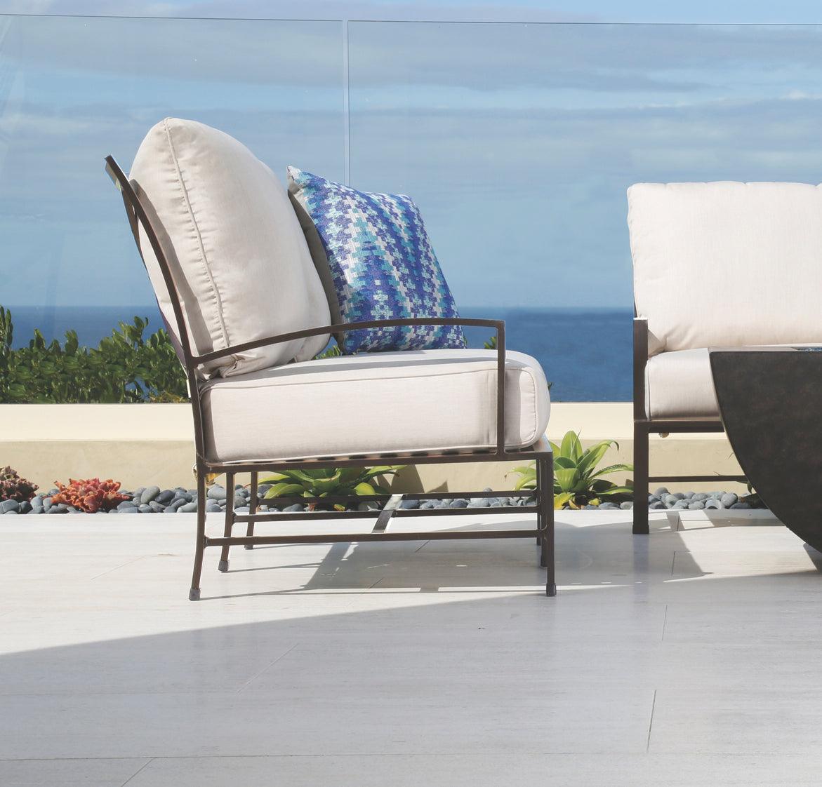 La Jolla Loveseat in Canvas Flax w/ Self Welt