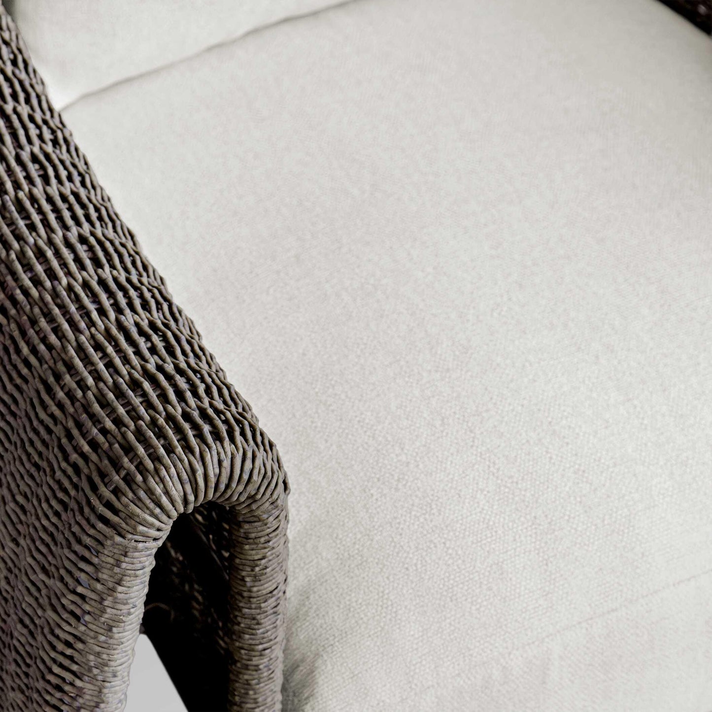 Tropic Outdoor Lounge Chair