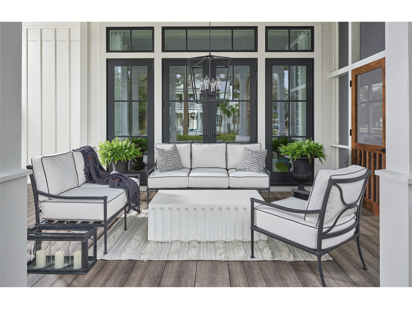 Outdoor Seneca Loveseat