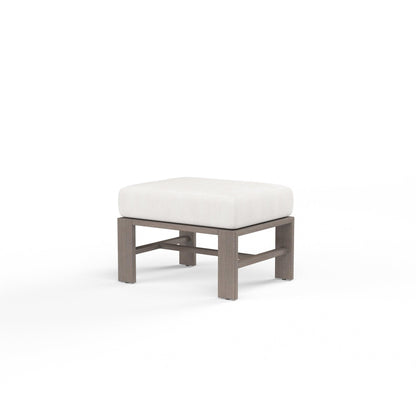 Laguna Ottoman in Canvas Flax, No Welt