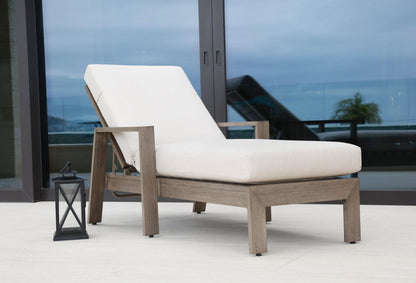 Laguna Chaise Lounge in Canvas Flax, No Welt