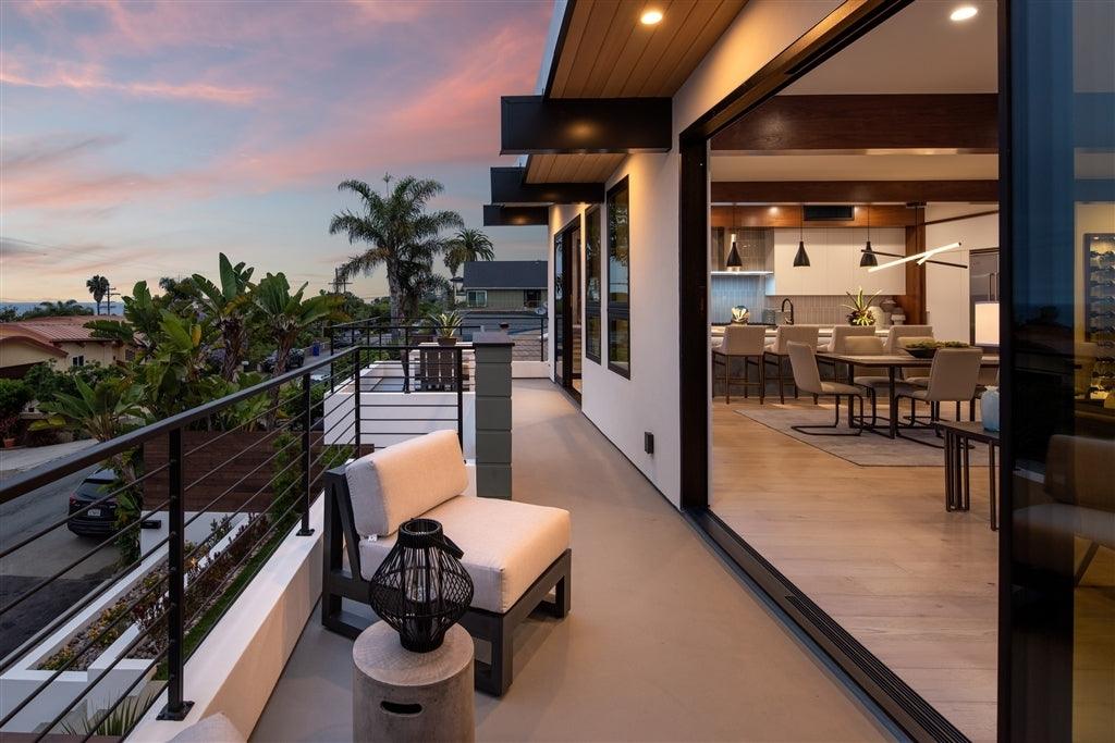 Redondo Armless Club in Cast Silver, No Welt