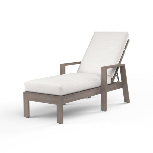 Laguna Chaise Lounge in Canvas Flax, No Welt